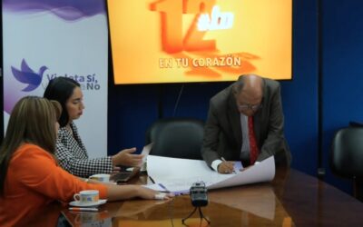 Izquierda Democrática firma el compromiso ¨Violeta Si, Violencia No¨